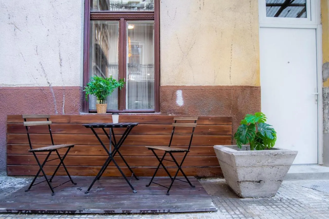 Apartment In Super Location M9 Budapest